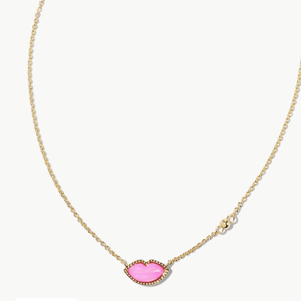 Kendra Scott Lips Gold Pendant Necklace(Hot Pink Mother-of-Pearl)